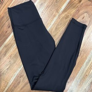 28” Lululemon Wunder Under leggings